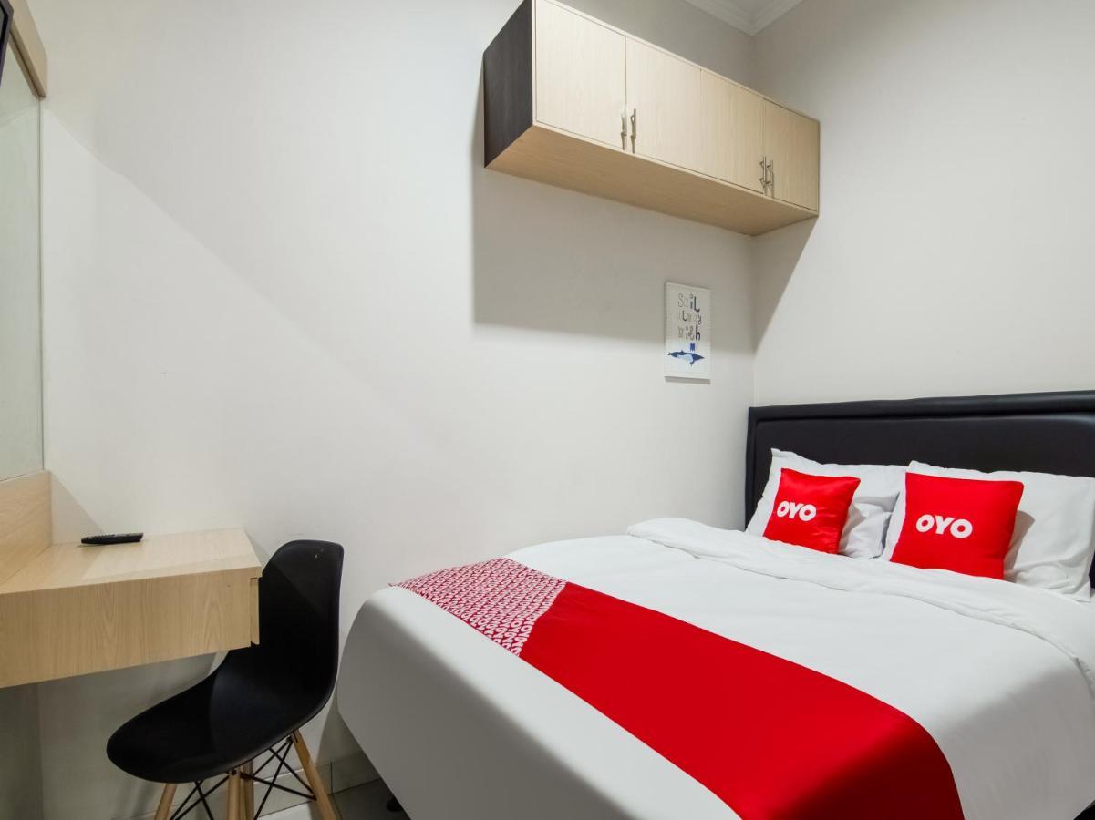 Oyo 3824 Columbus Residence J1 Telukjambe Buitenkant foto