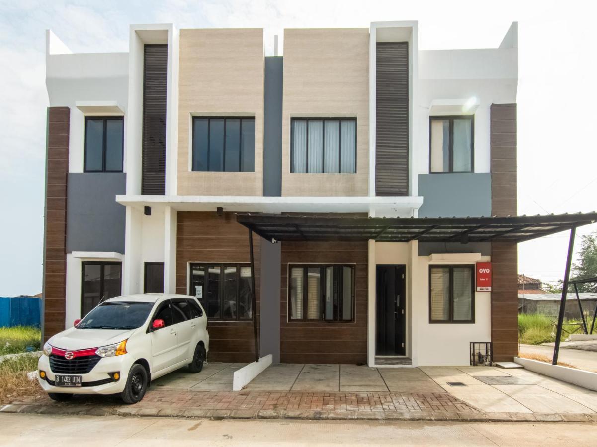 Oyo 3824 Columbus Residence J1 Telukjambe Buitenkant foto