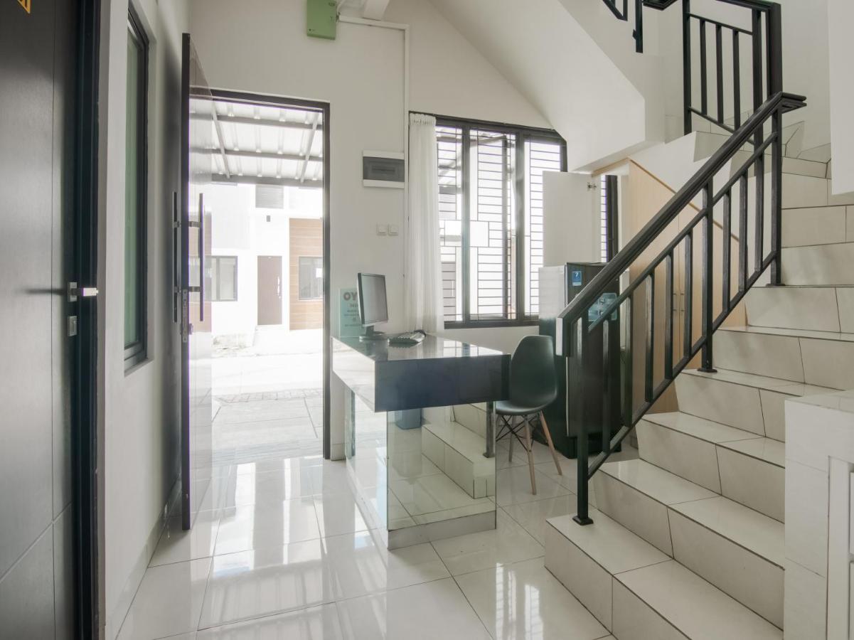 Oyo 3824 Columbus Residence J1 Telukjambe Buitenkant foto